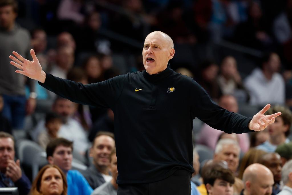 开云体育官网-那个会开飞机的音乐家，终于成为NBA千胜教头