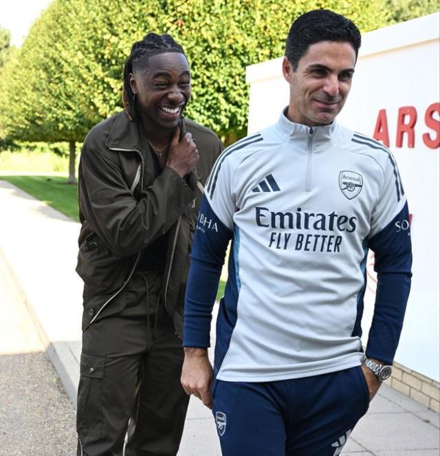 阿森纳一亲埃泽不意外，学徒报偿枪手识才恩泽