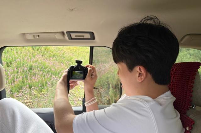 开云APP-再次出征！杨瀚森晒照飞赴美国，女友留言祝平安