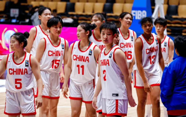 媒体人：低级别国家队多年进步很小，后卫选材和培养太落伍