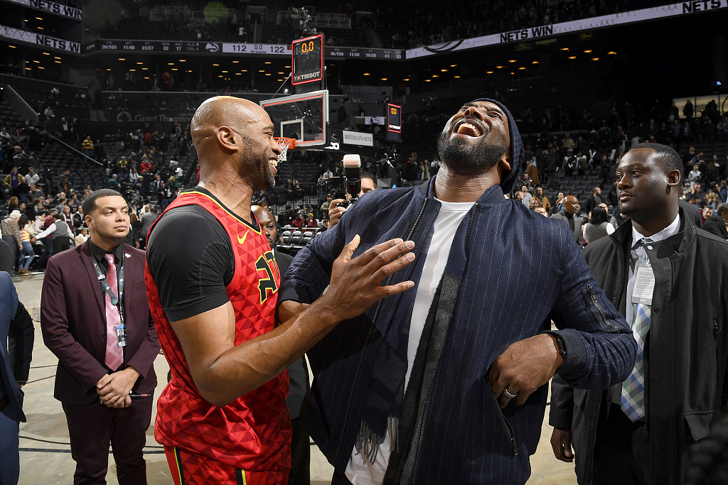 开云APP-文斯·卡特：科比与Gigi安息吧 这个世界真的非常想念你们