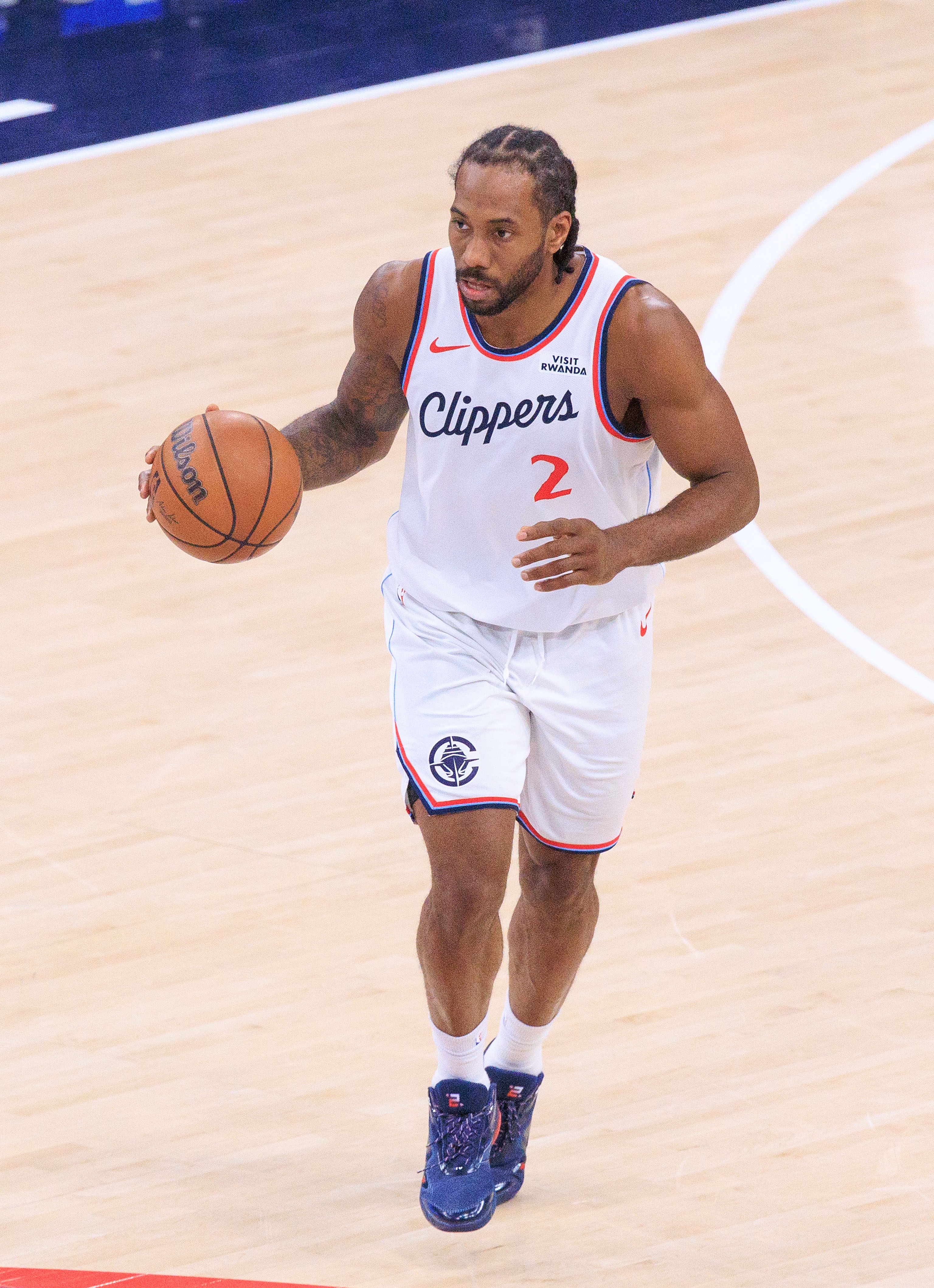 还未发力！伦纳德上半场6投3中&amp;三分4中2 拿到8分5板2助&amp;零罚球