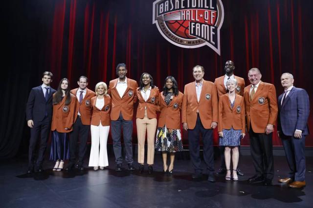 开云APP-名人堂入选典礼预热 邓肯谈马刺忆科比